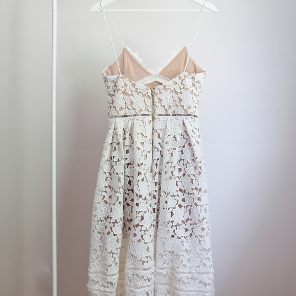 Ivory Azaelea Guipure Lace Dress - Picture 4 of 5